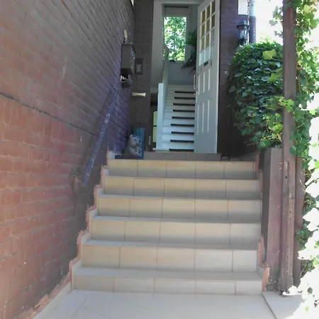 Schoenes Grosses 1 Et Parkplatz Nach Verfuegbarkeit