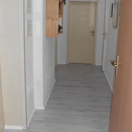 Schoenes Grosses 1 Et Parkplatz Nach Verfuegbarkeit 民宿 *