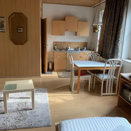 Schoenes Grosses 1 Et Parkplatz Nach Verfuegbarkeit * Essen