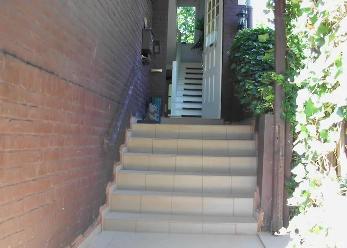 Schoenes Grosses 1 Et Parkplatz Nach Verfuegbarkeit