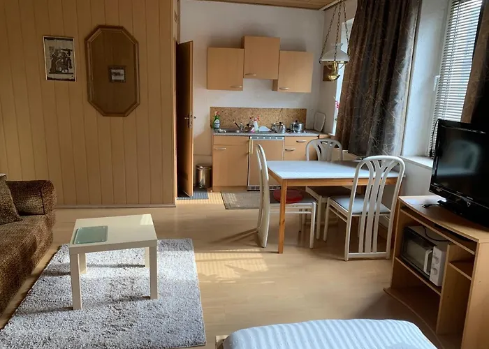 Schoenes Grosses 1 Et Parkplatz Nach Verfuegbarkeit * Essen